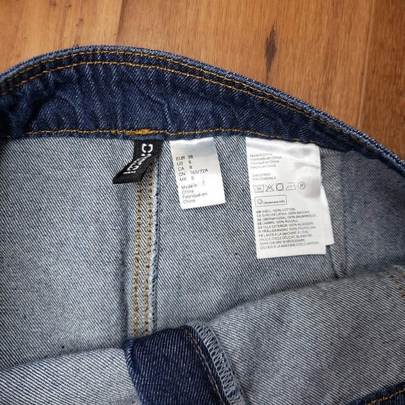 Dark wash denim skirt - Picture 3 of 4